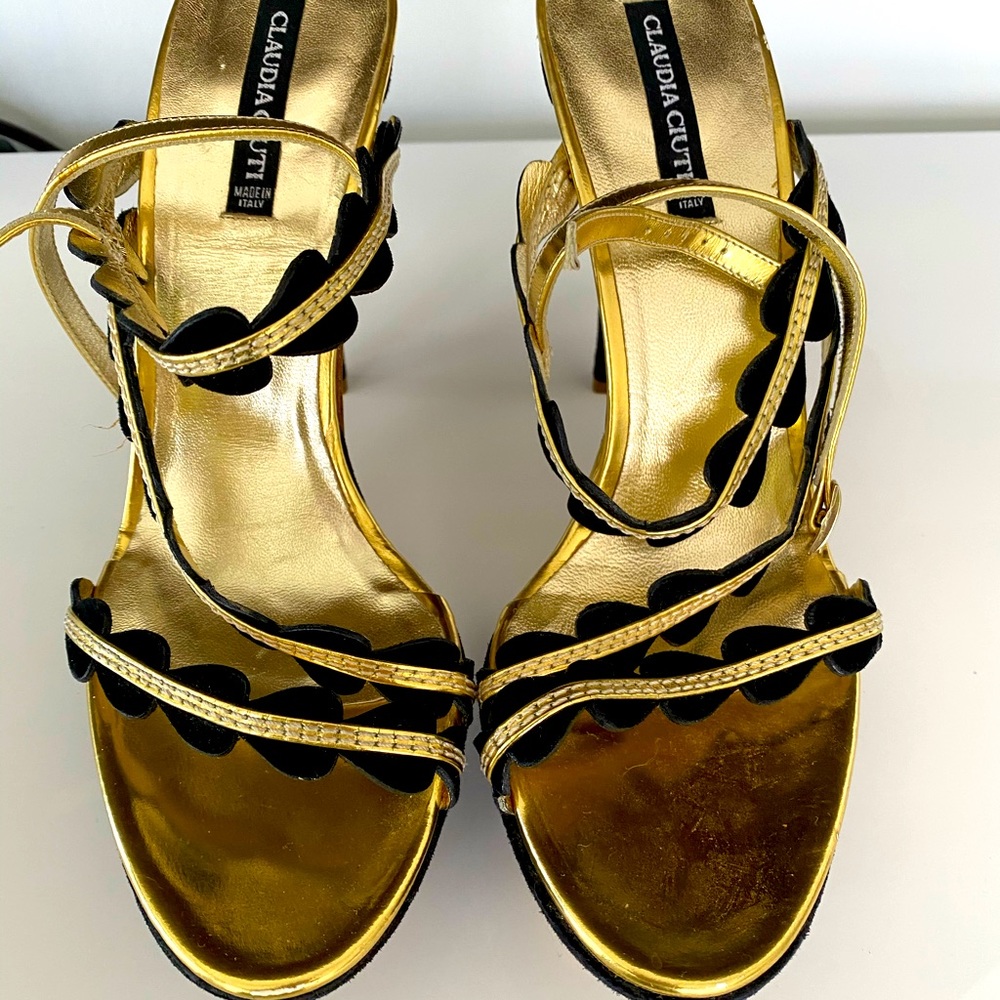 High heel Black and gold sandals never worn